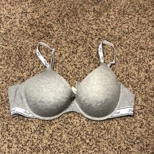 Victoria Secret Pink Wear Everywhere push-up 38C used gray